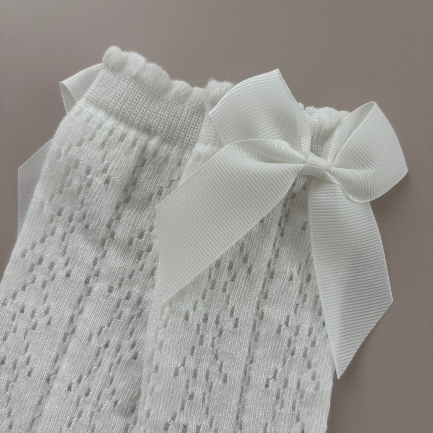 Kniestrümpfe mit Schleife | Weiß