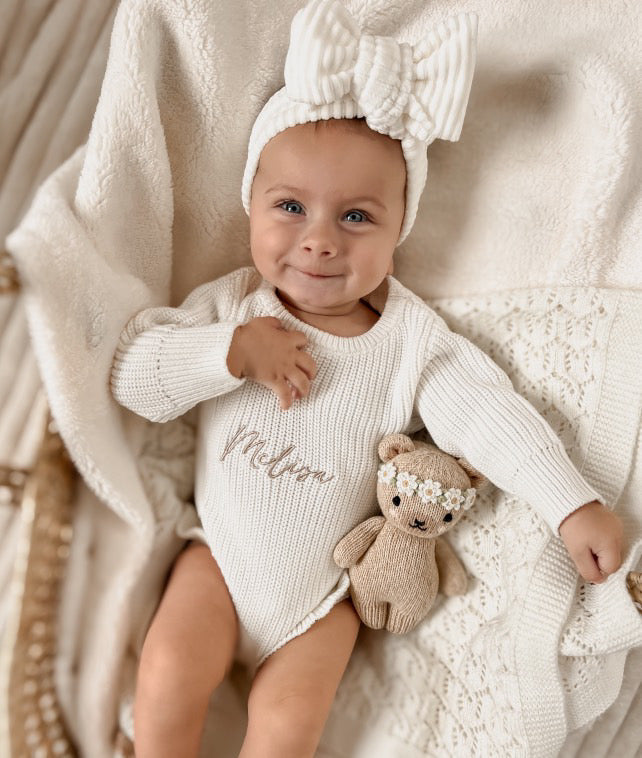 Rüschen Strampler in Weiß mit Rosa Schrift - Baumwolle