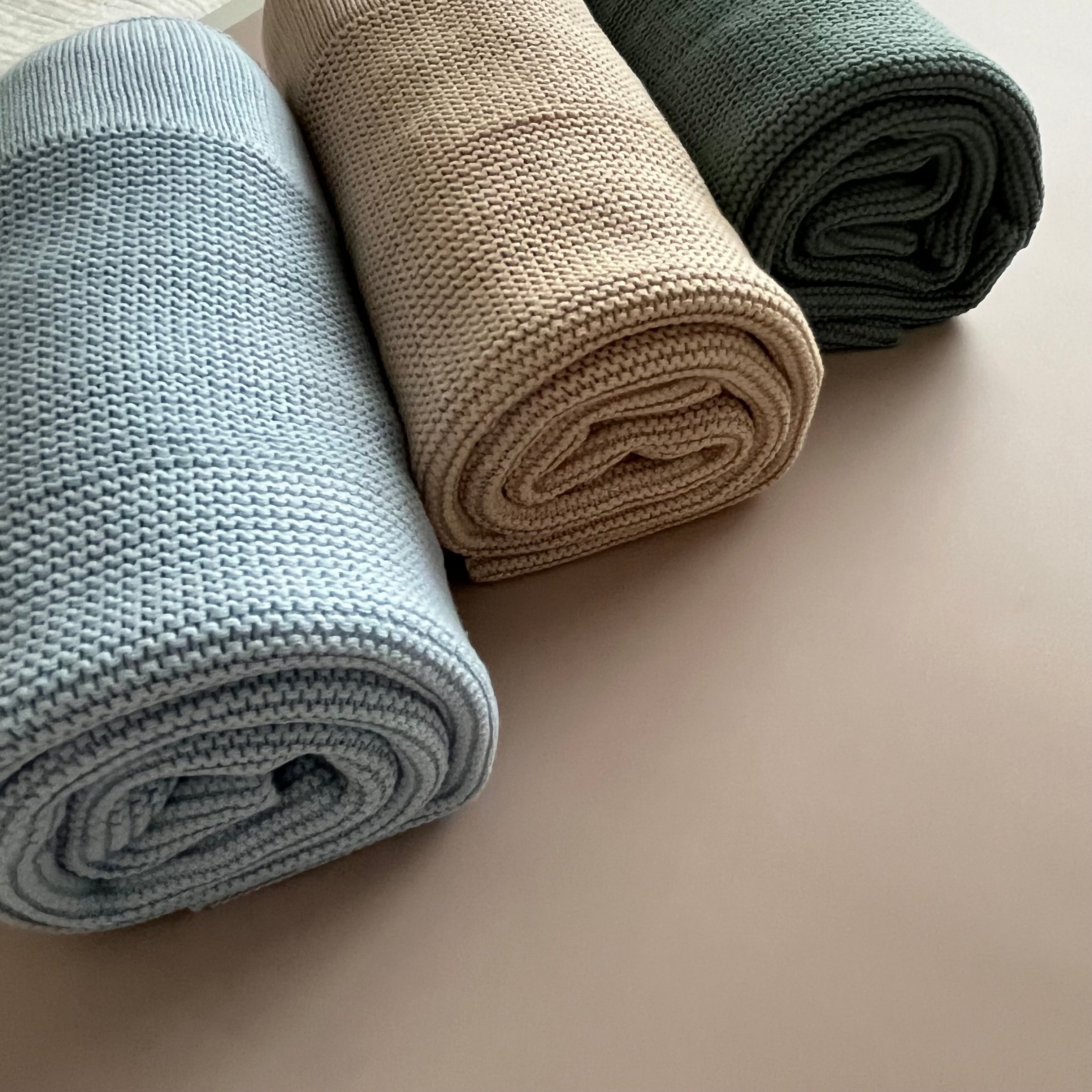 Baby-Strickdecke mit Bordüre | Beige