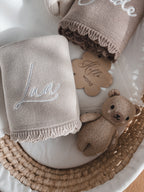 Baby knitted blanket with shell border | Beige
