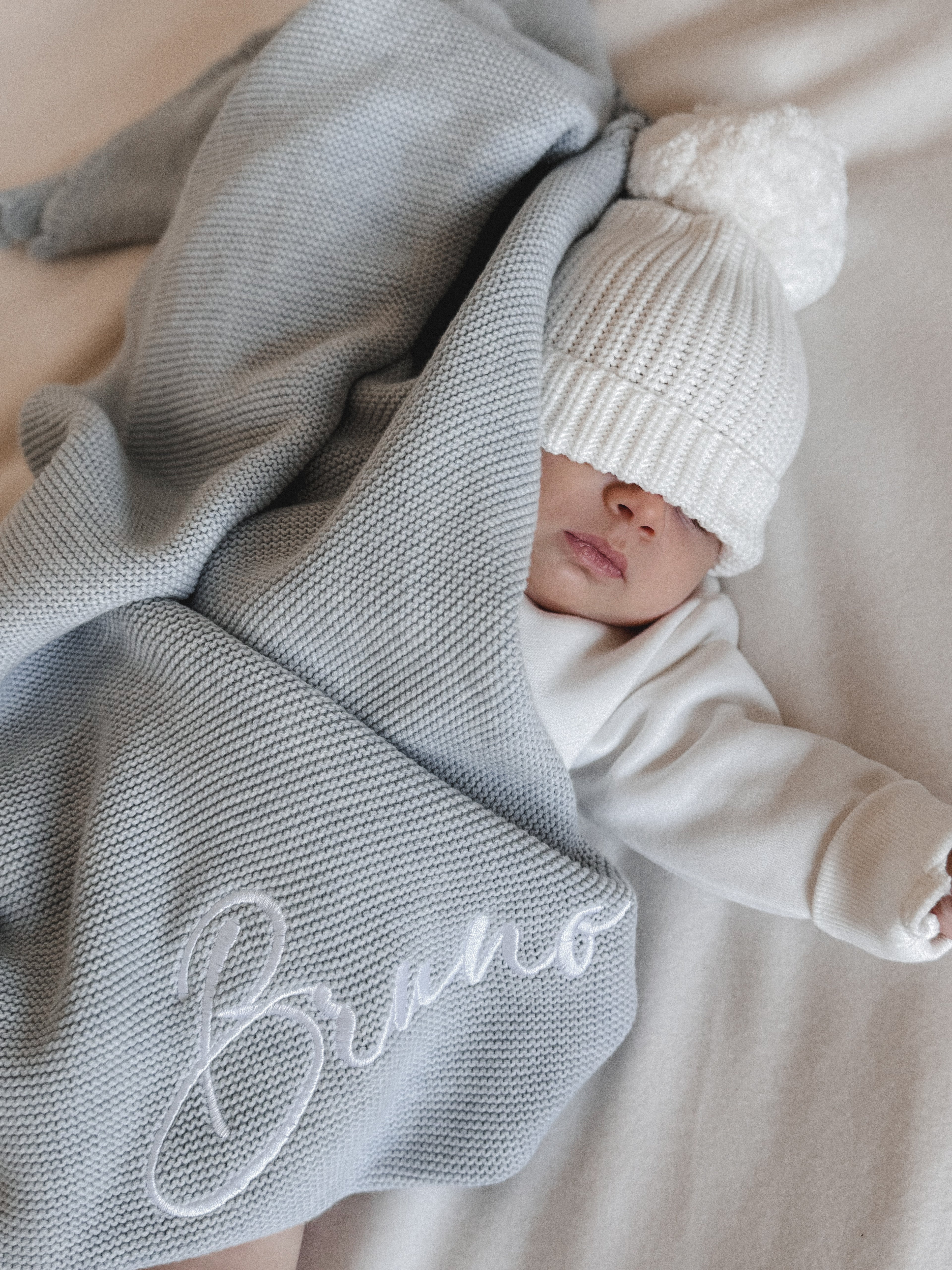 Baby-Strickdecke mit Muschelrand | Puderblau