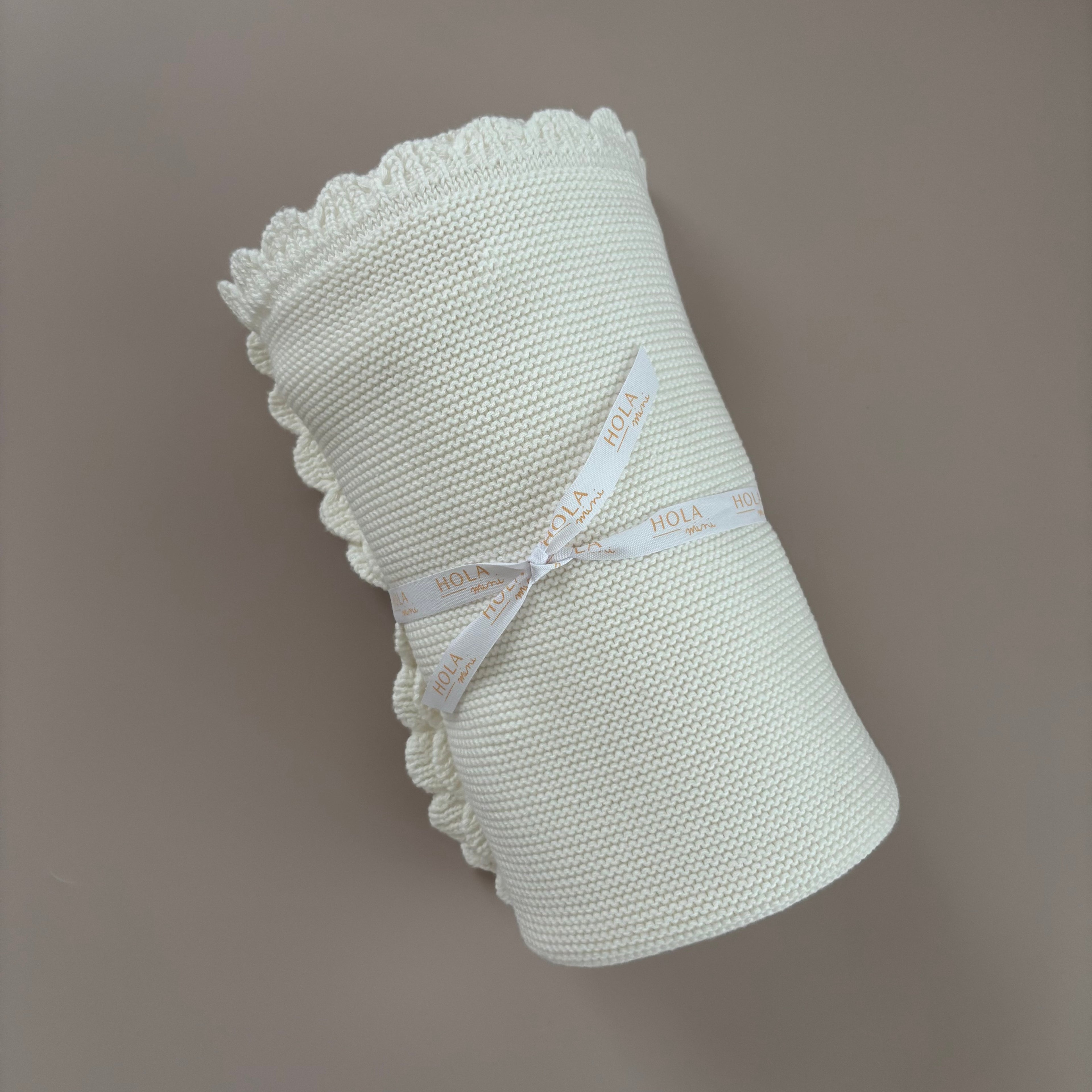 Baby-Strickdecke mit Muschelrand | Weiß