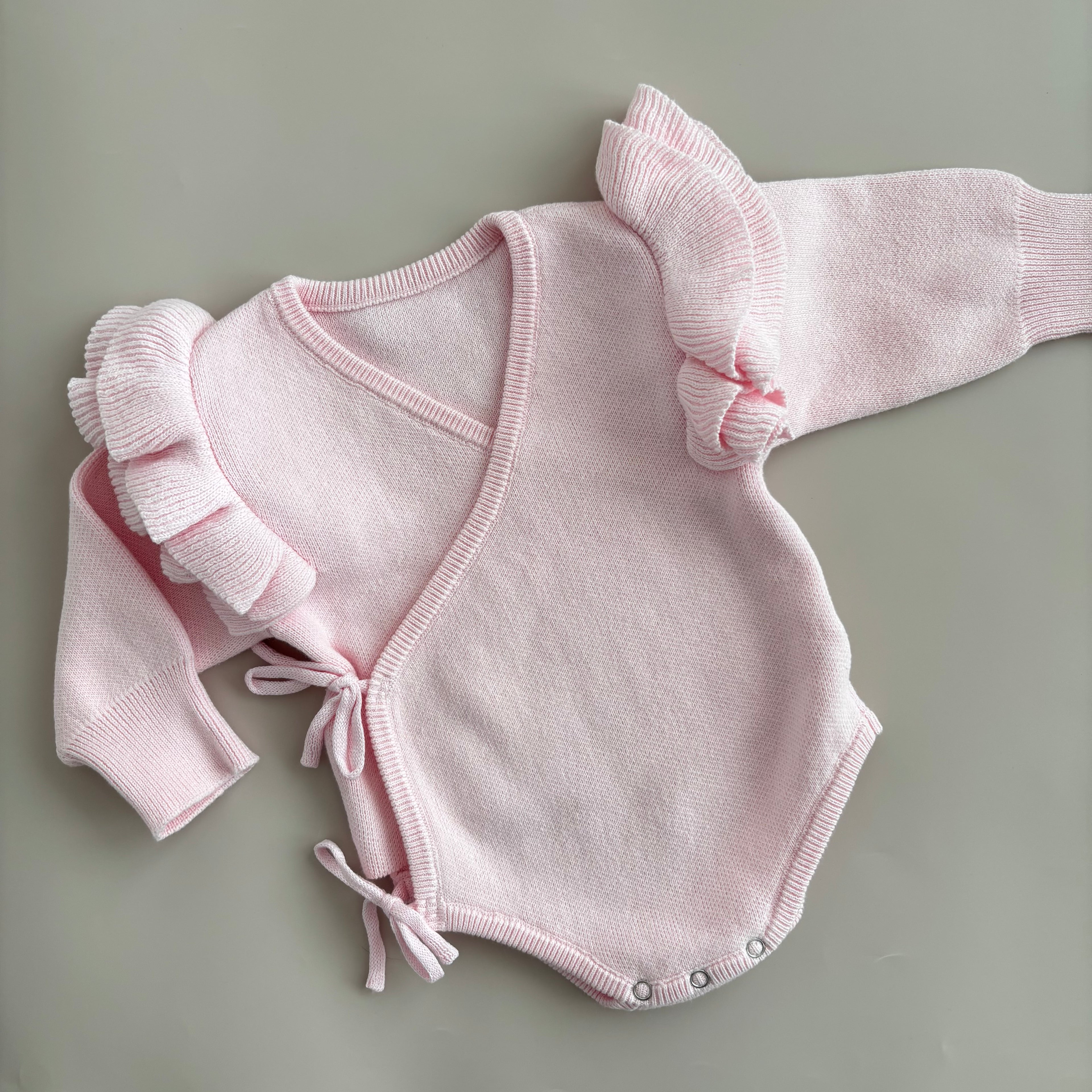 Kimono-Strampler mit Rüschen | Rosa