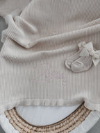 Baby-Strickdecke mit Rüschenrand | Soft Beige