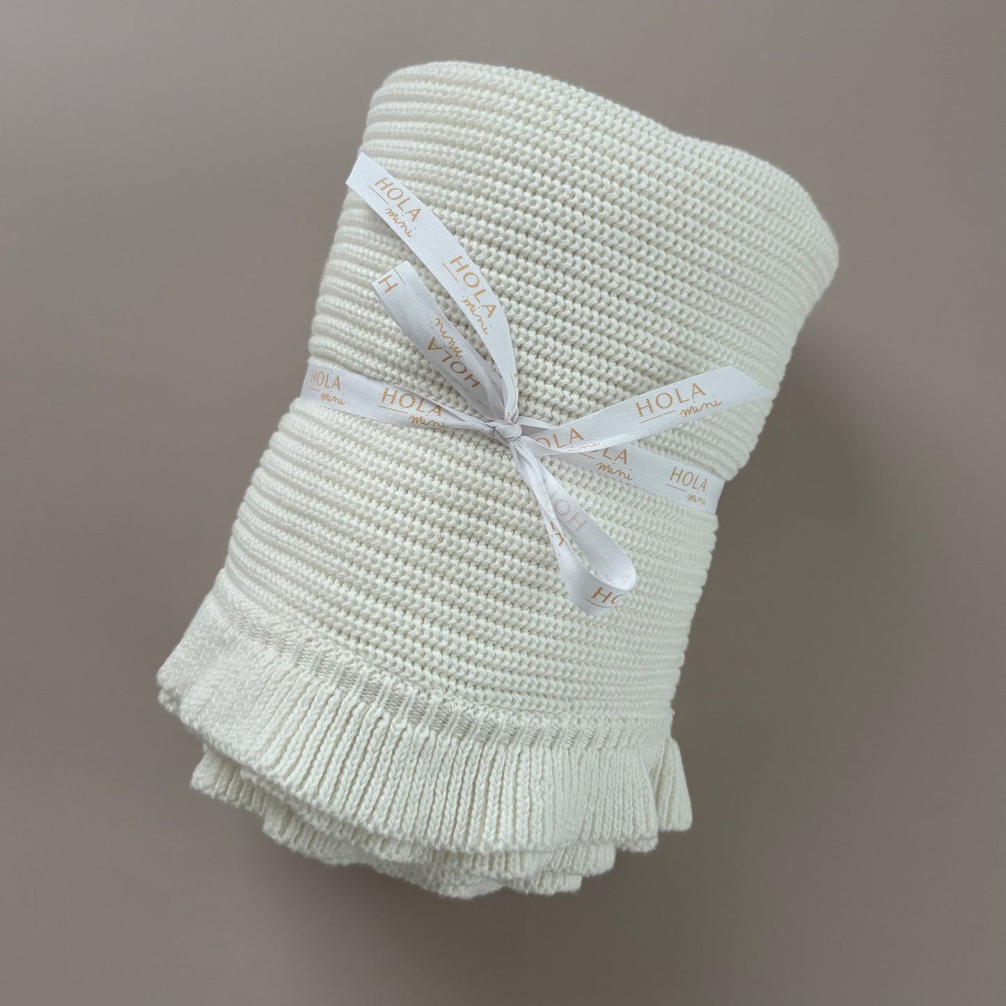 Baby-Strickdecke mit Rüschenrand | Weiß