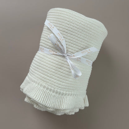 Baby-Strickdecke mit Rüschenrand | Weiß