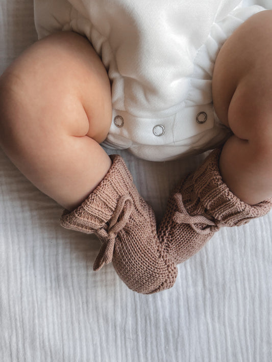 Baby-Strickschühchen | Mokka