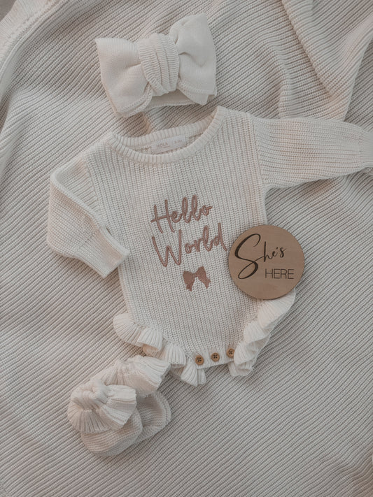 "Hello World"-Set in Weiß | + Haarband und Strickschühchen