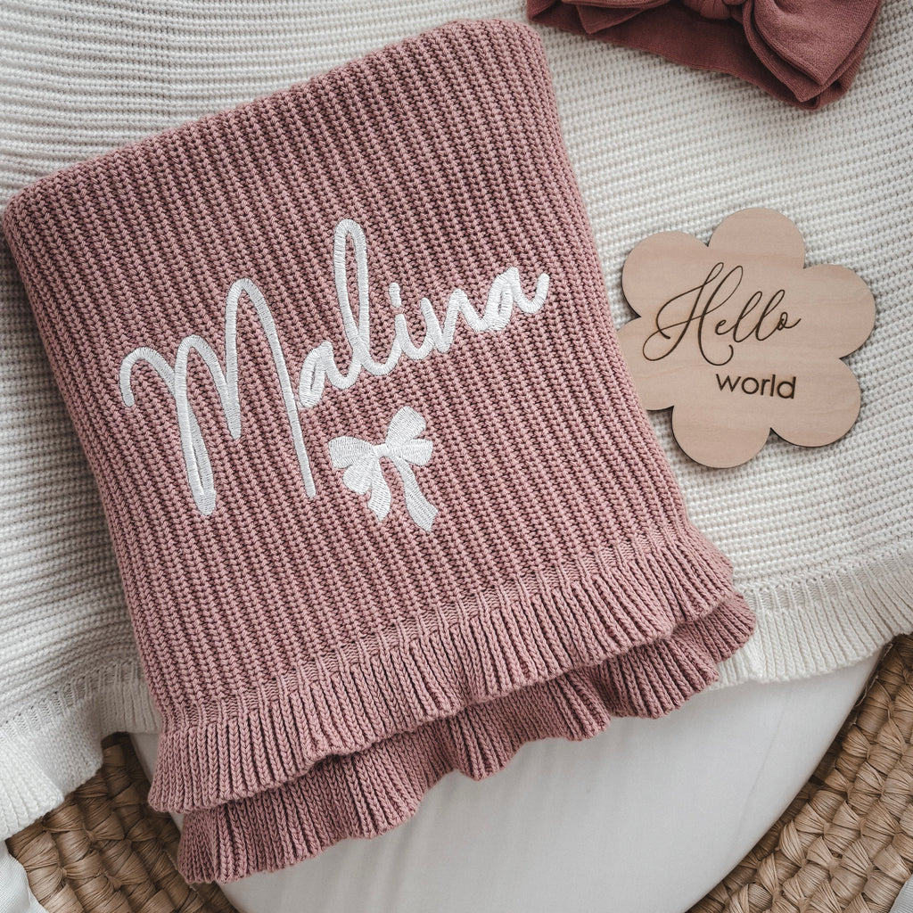 Baby knitted blanket with ruffles | White