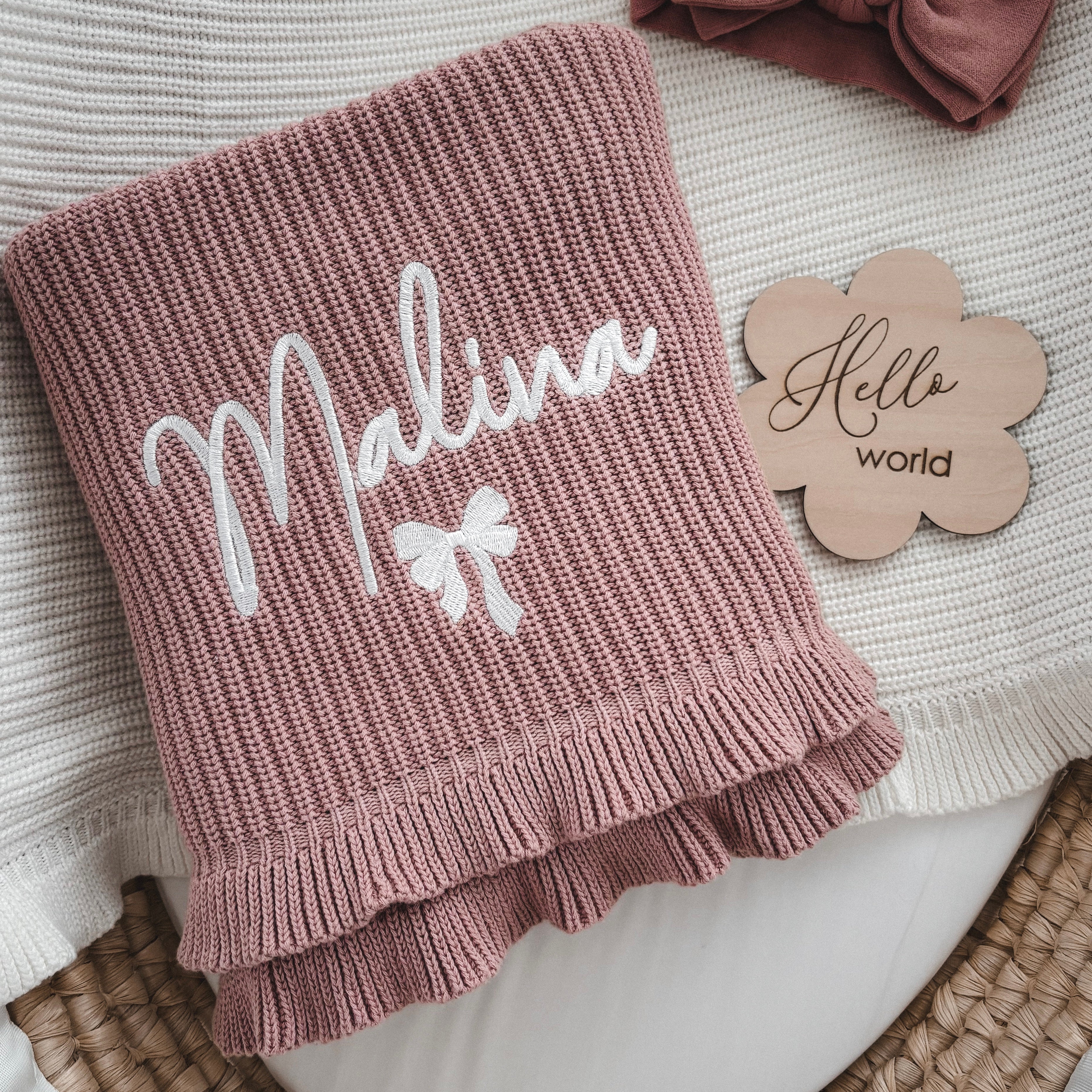 Baby knitted blanket with ruffles | White