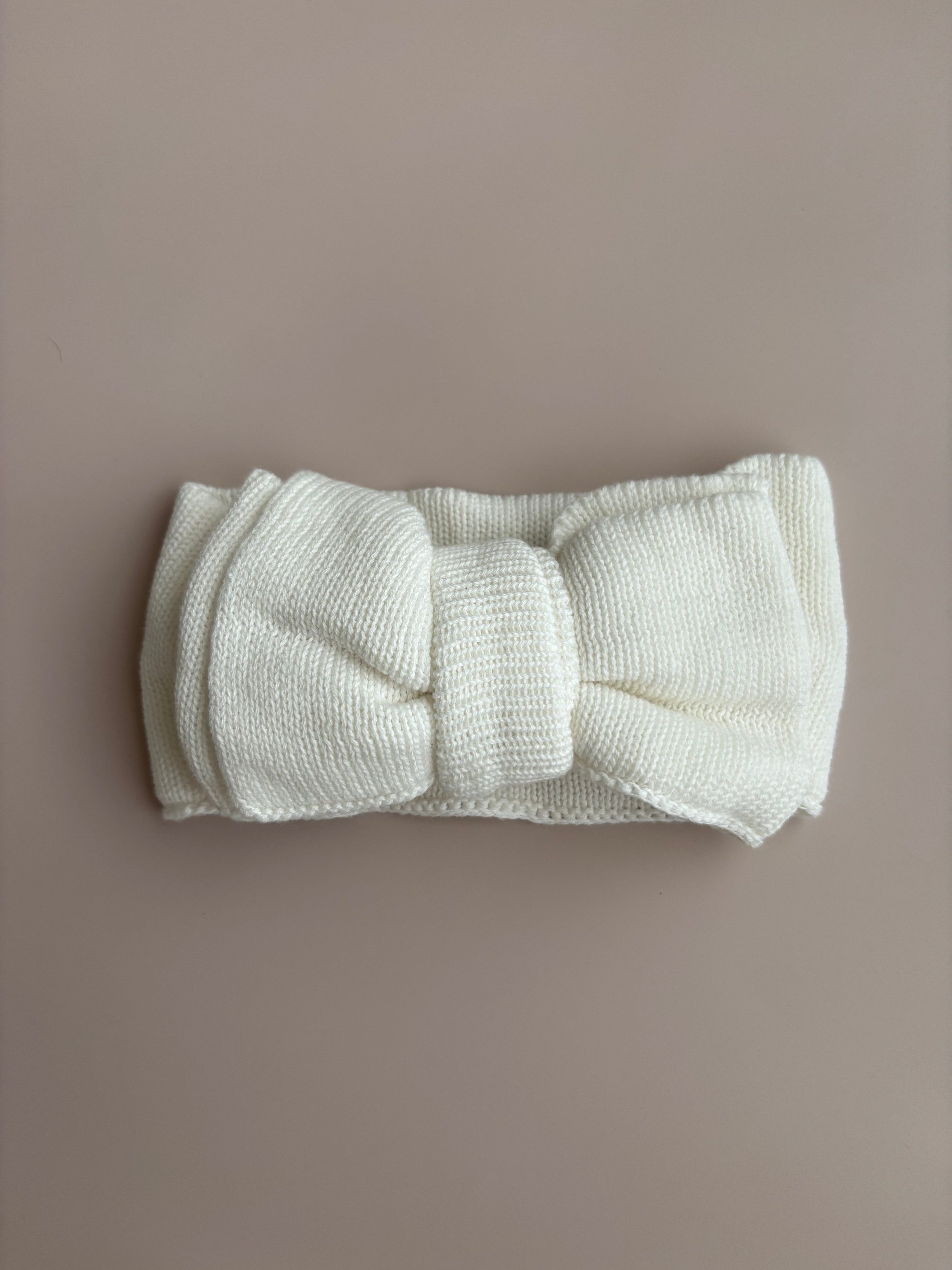 She‘s here-Set | + Haarband und Schühchen