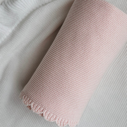 Baby Strickdecke, rosa mit Muschelrand, personalisierbar, Geburt
