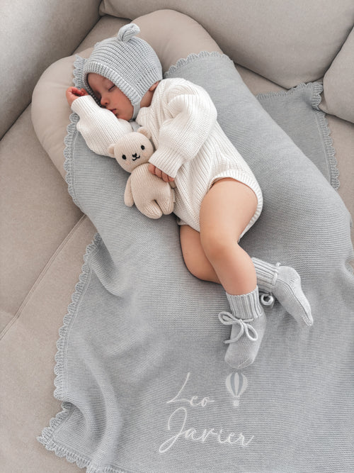 Baby-Strickdecke mit Muschelrand | Puderblau