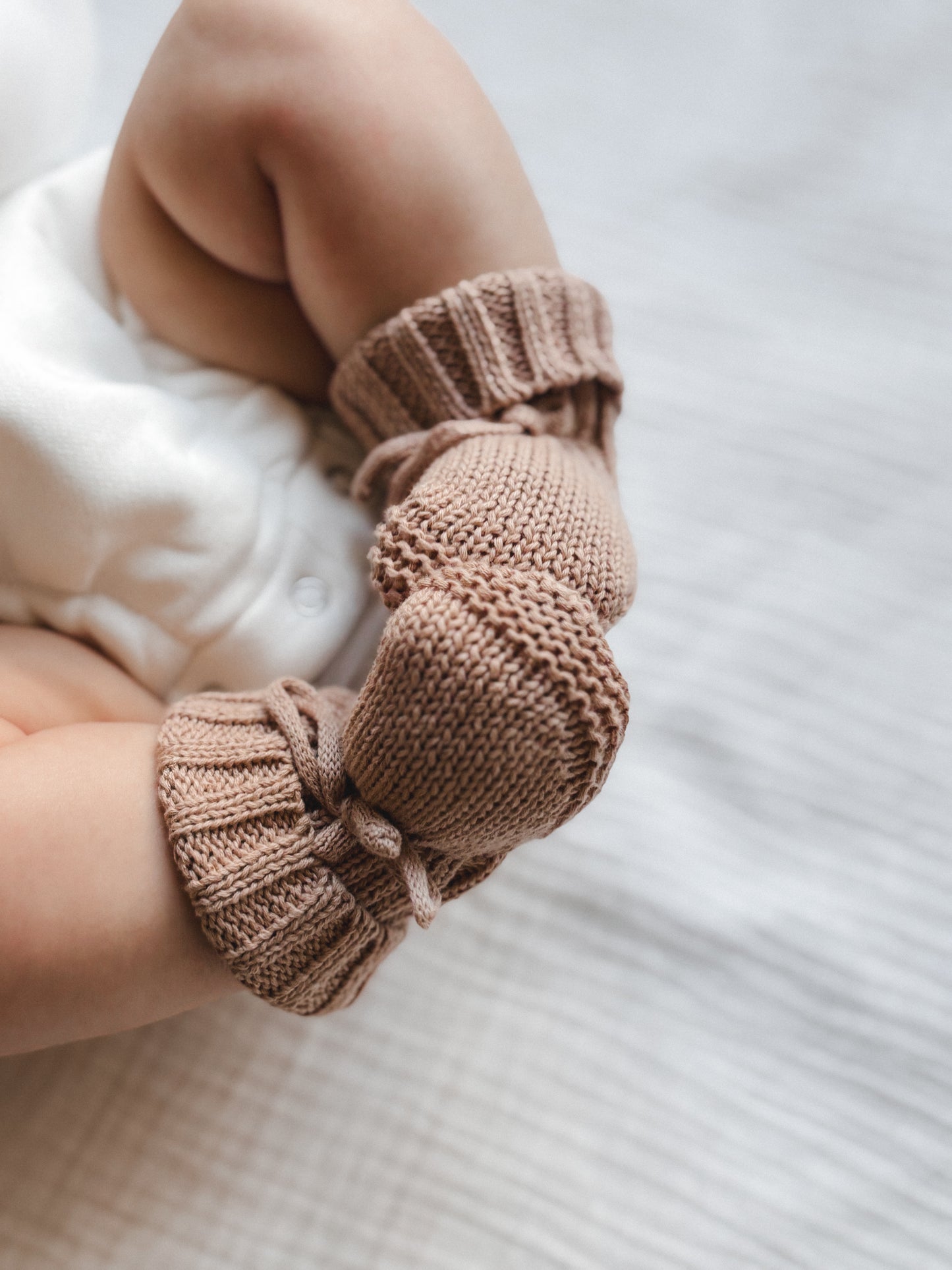 Baby-Strickschühchen | Mokka