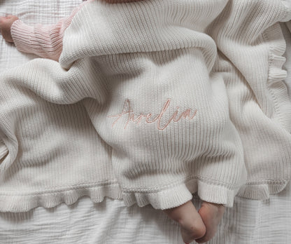 Baby-Strickdecke mit Rüschenrand | Weiß