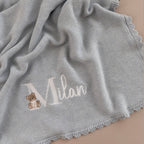 Baby-Strickdecke mit Muschelrand | Puderblau