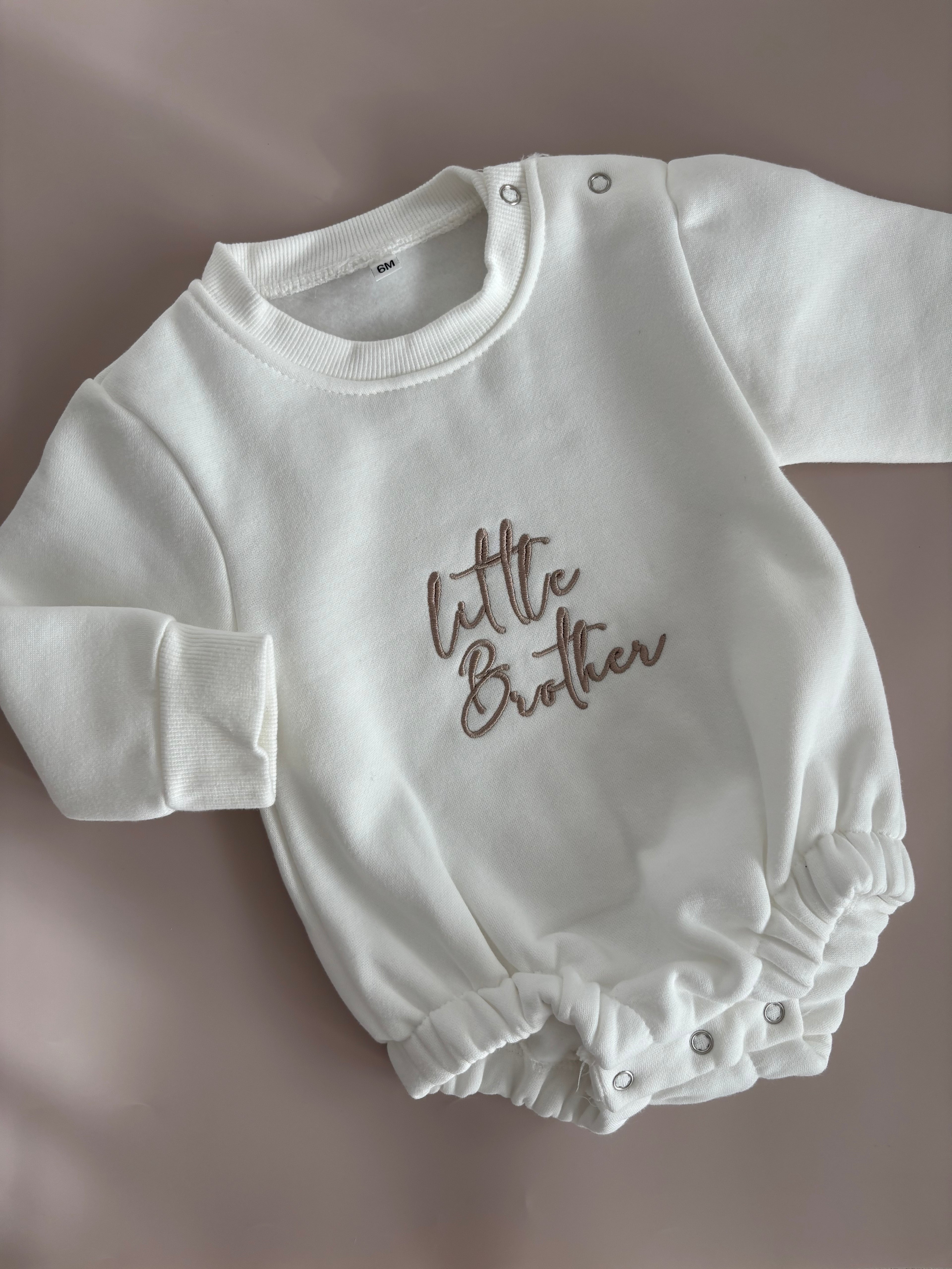 Baumwoll-Strampler Weiß – „Little Brother“ – Größe 6 Monate