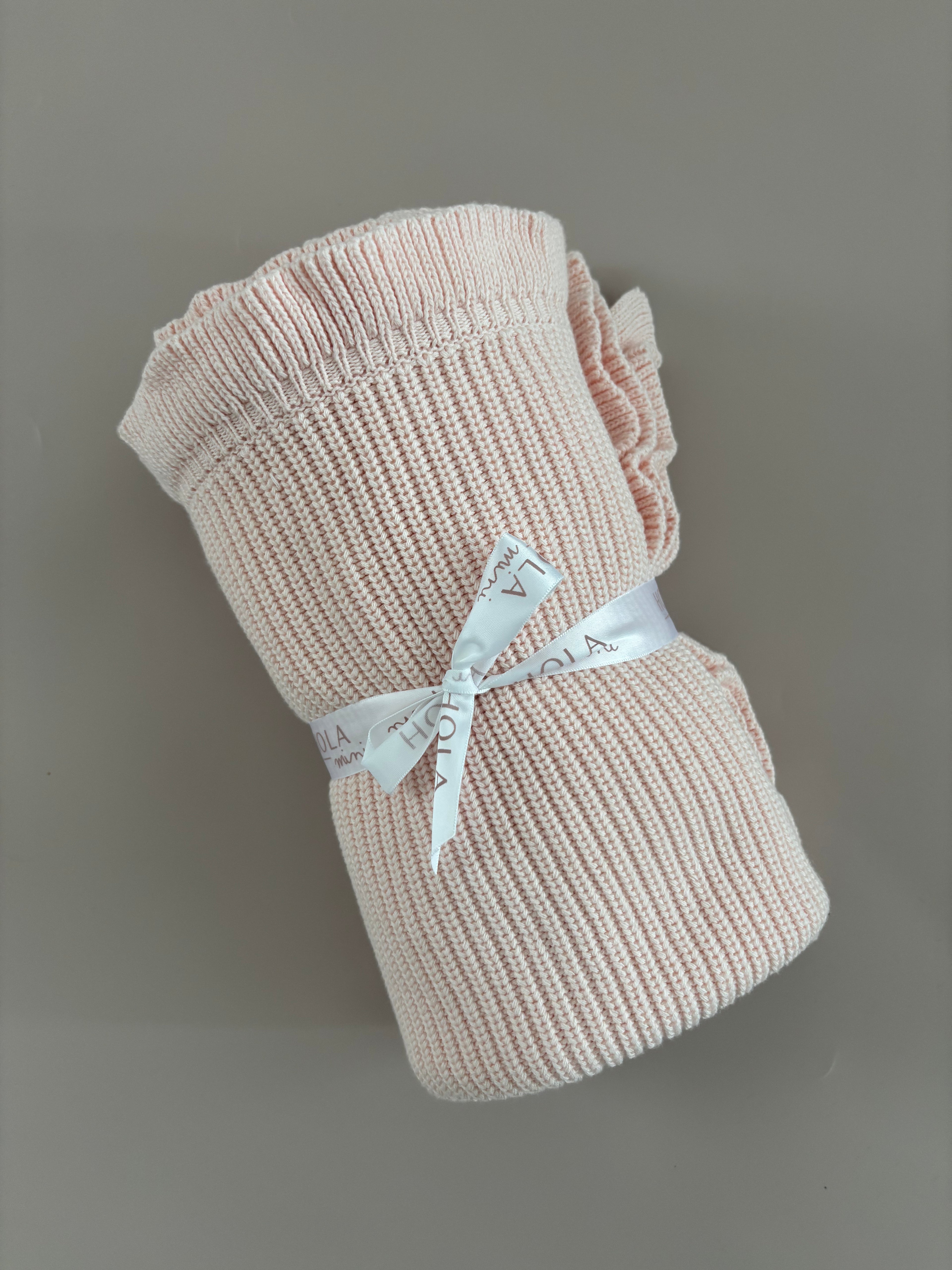 Baby-Strickdecke mit Rüschenrand | Puderrosa